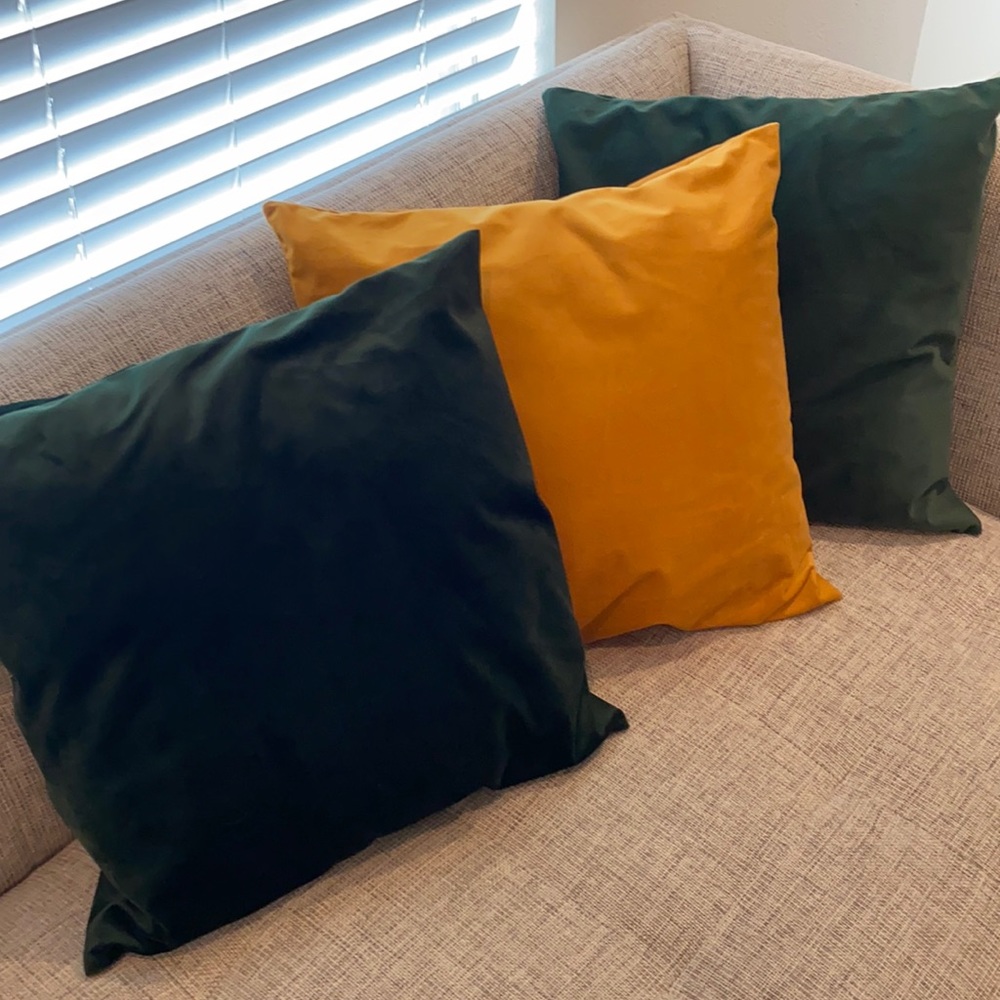Velvet pillows (pillows + pillowcases)